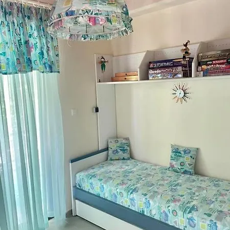 Maisonette Next To The Sea Holiday home