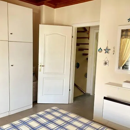 Maisonette Next To The Sea Holiday home *